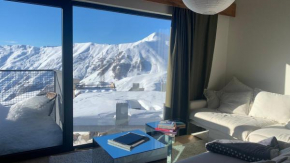 Mariam's Stunning and Sunny Apt